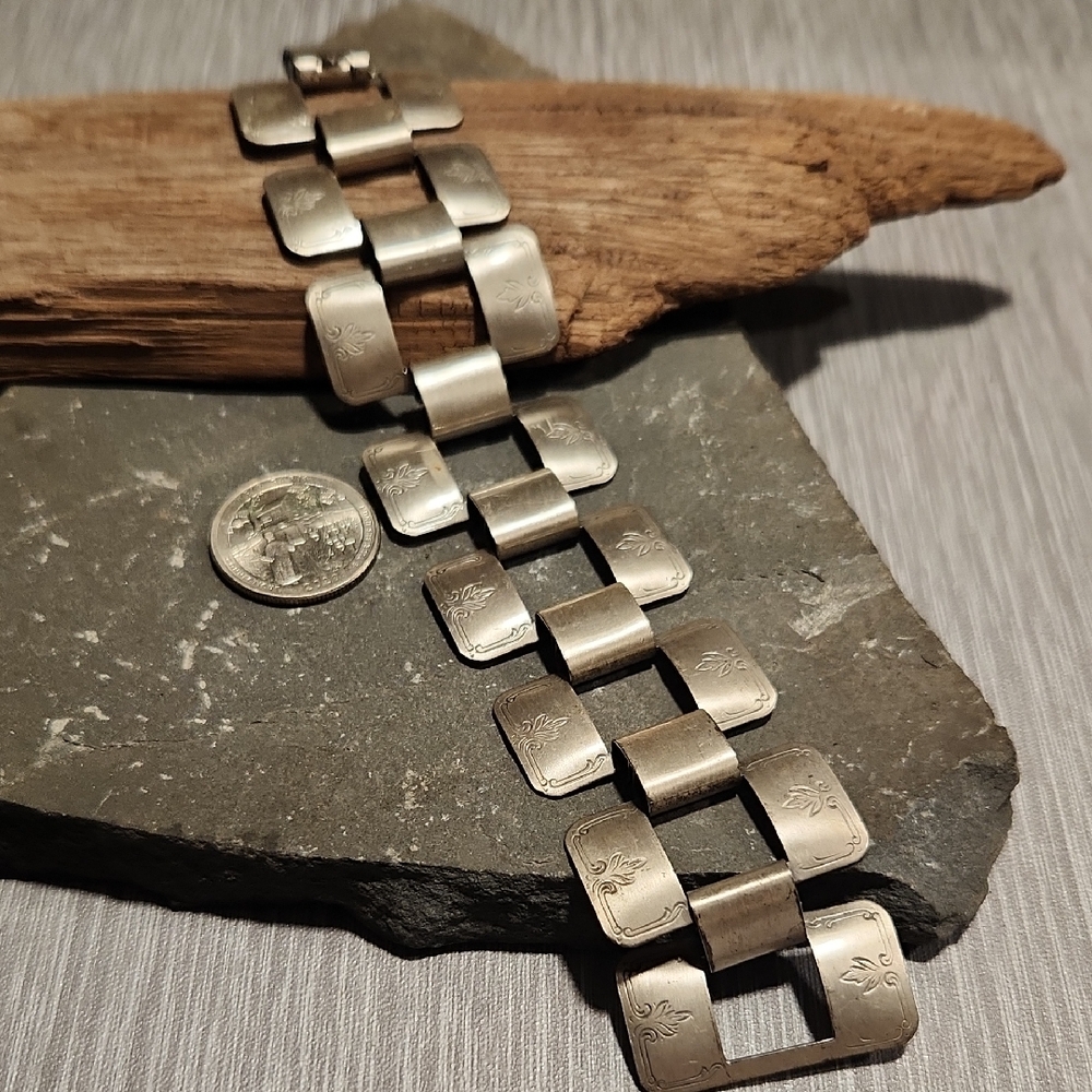 Vtg Sarah Coventry Wide Bracelet And Stunning!